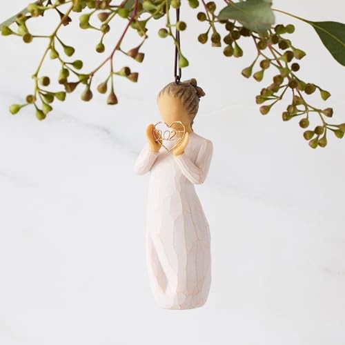 Willow Tree Figurine: 2025 Hanging Ornament, Memories close to your heart (10 cm)