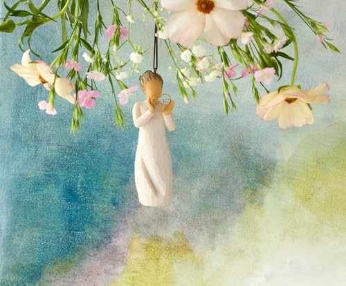 Willow Tree Figurine: 2025 Hanging Ornament, Memories close to your heart (10 cm)