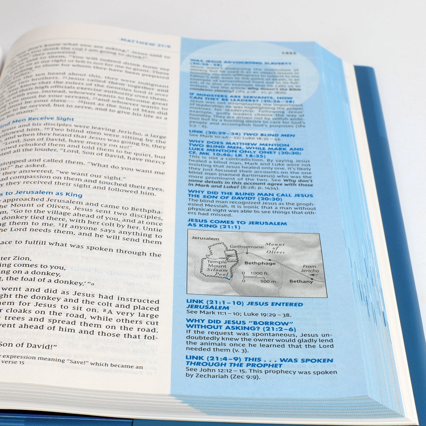 NIV Quest Study Bible (The Only Q And A Study Bible)