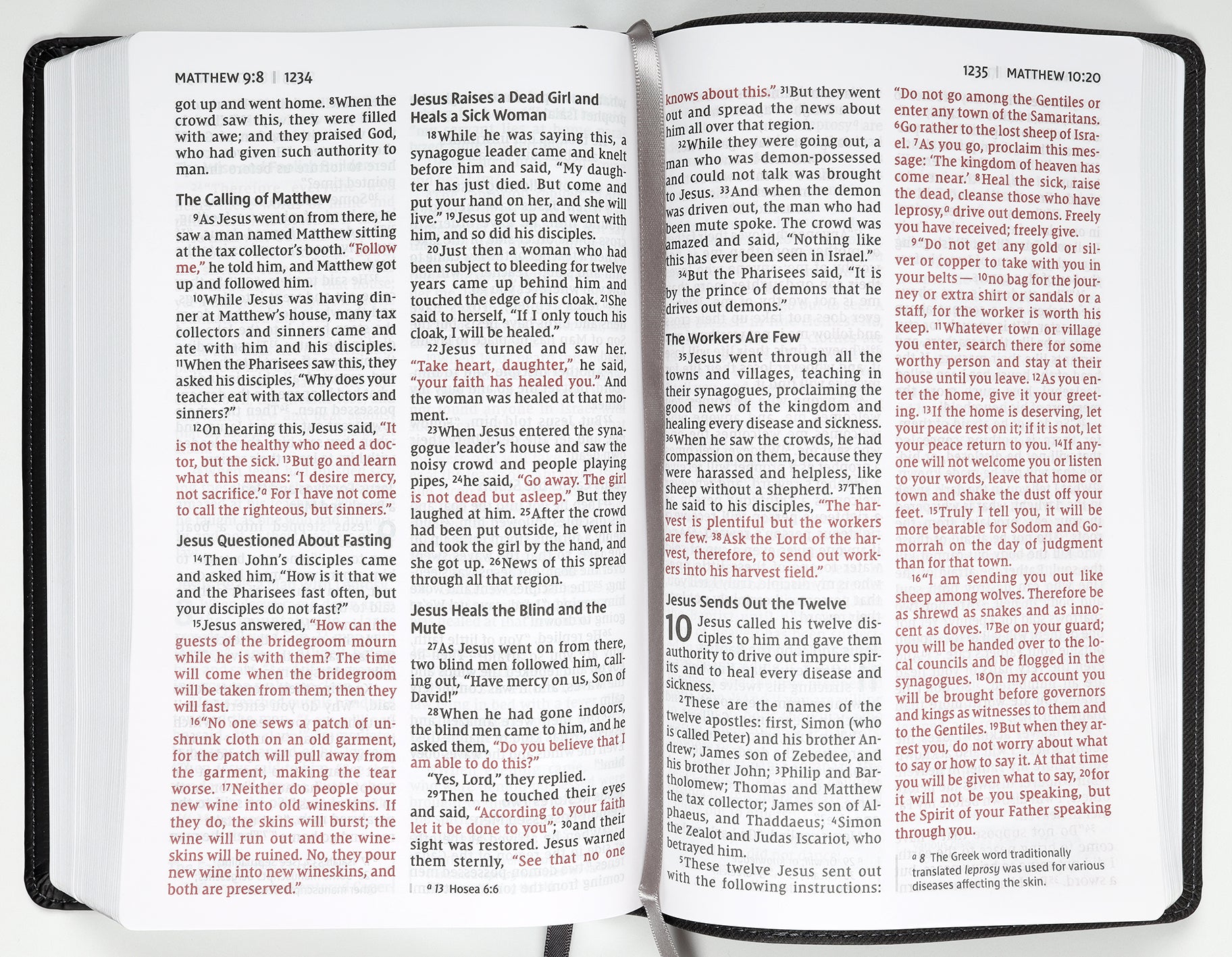 NIV Personal Size Bible Large Print Black (Red Letter Edition)