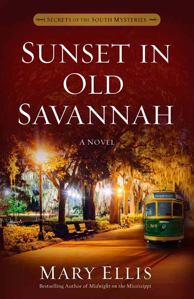 Sunset in Old Savannah (#04 in Secrets Of The South Series)