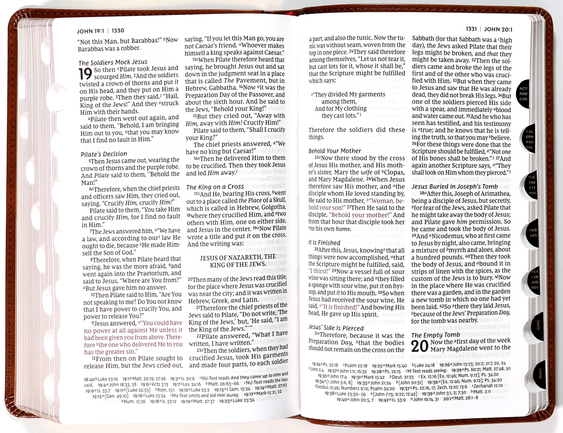 NKJV Personal Size Reference Bible Verse Art Cover Collection Tan Thumb Indexed (Red Letter Edition)