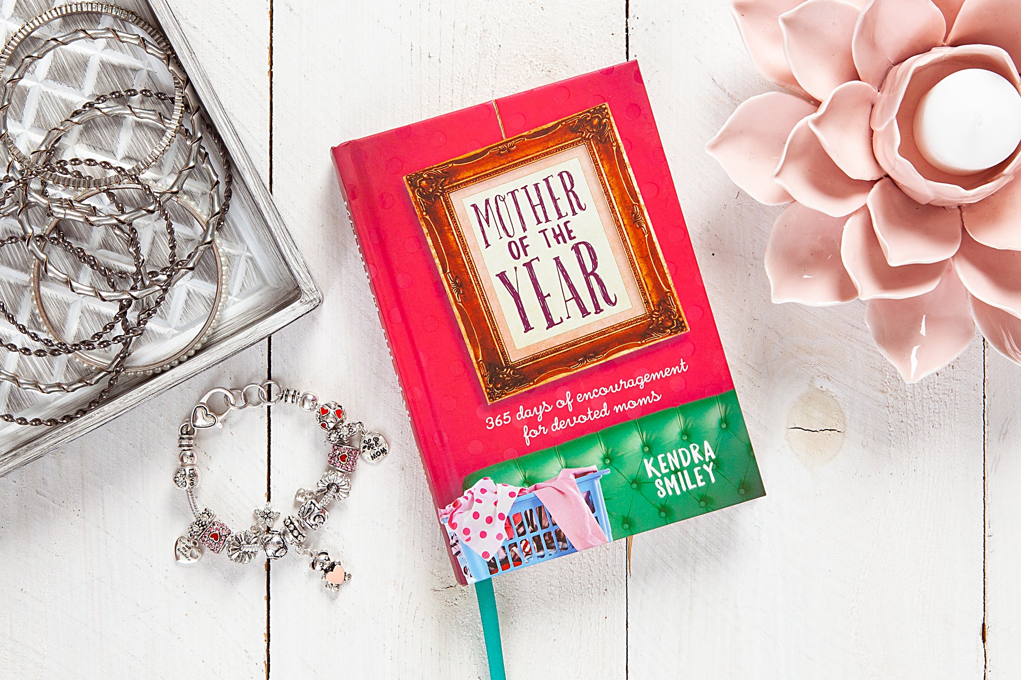 Mother of the Year: 365 Days of Encouragement For Devoted Mums