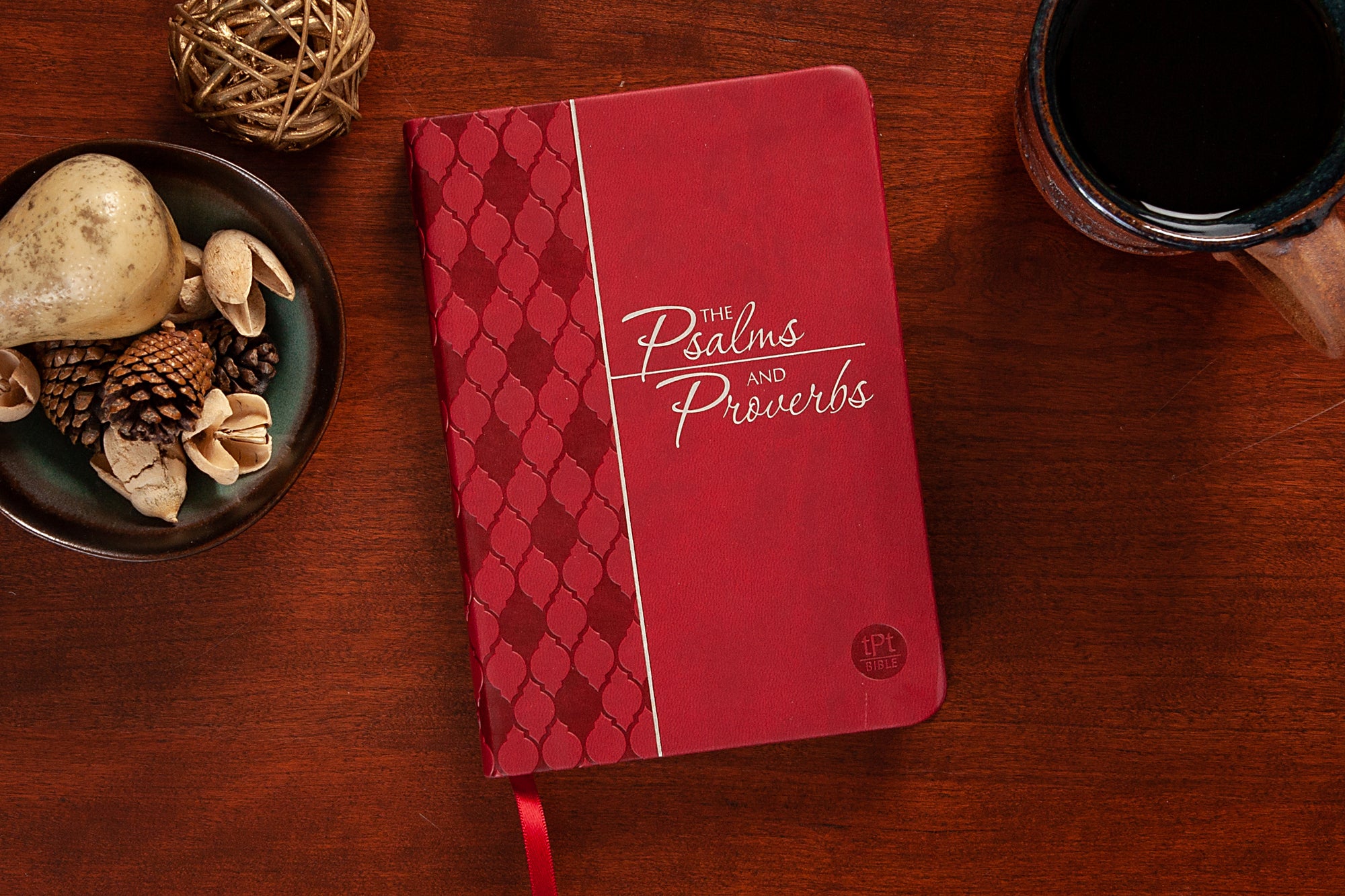 TPT the Psalms & Proverbs (2 In 1 Collection With Devotions)