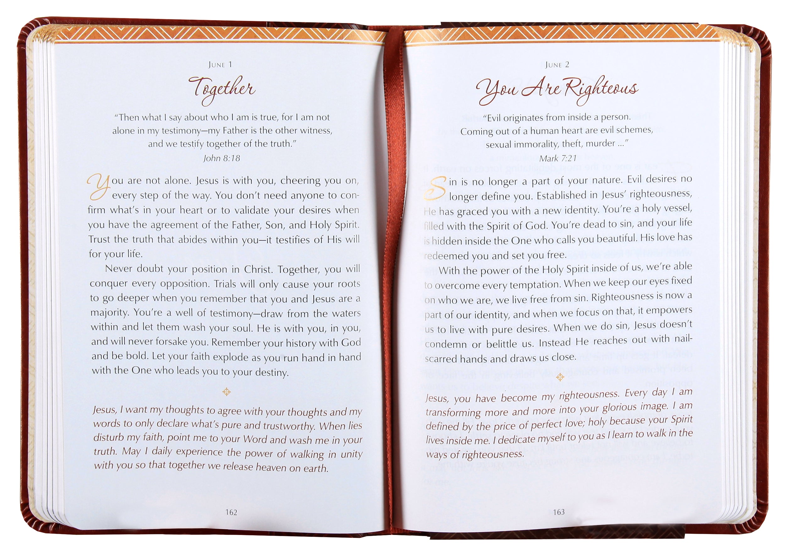 Ever Present Love: 365 Days of Discovering Jesus in the Gospels