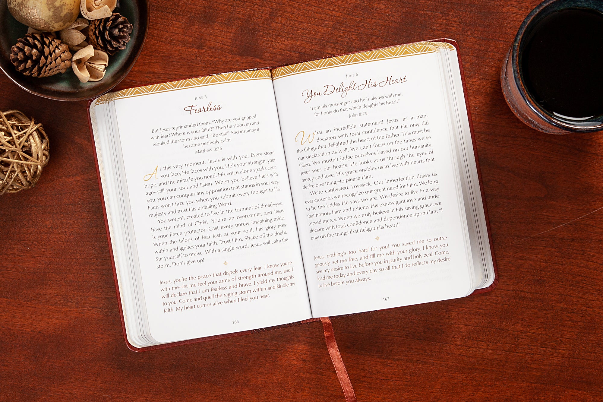Ever Present Love: 365 Days of Discovering Jesus in the Gospels