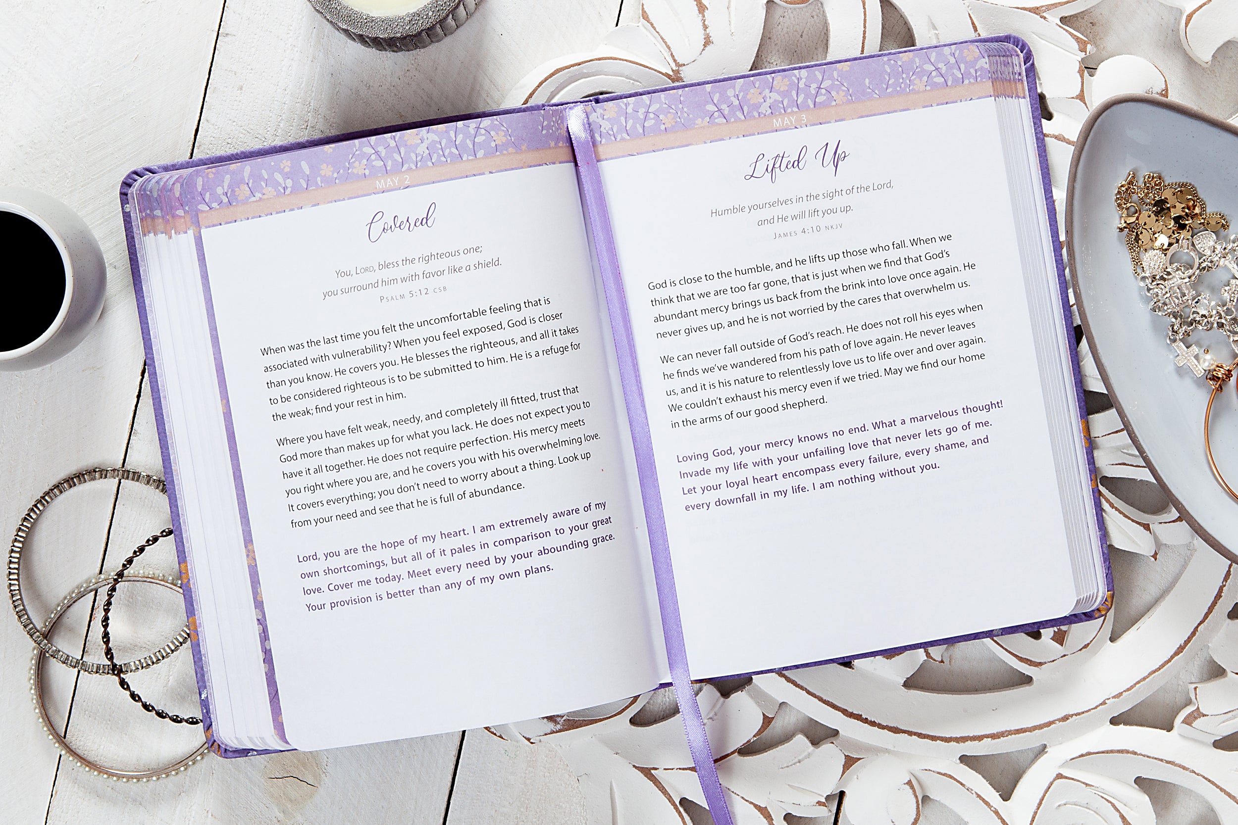Daily Strength For Overcoming Depression & Anxiety: A 365-Day Devotional