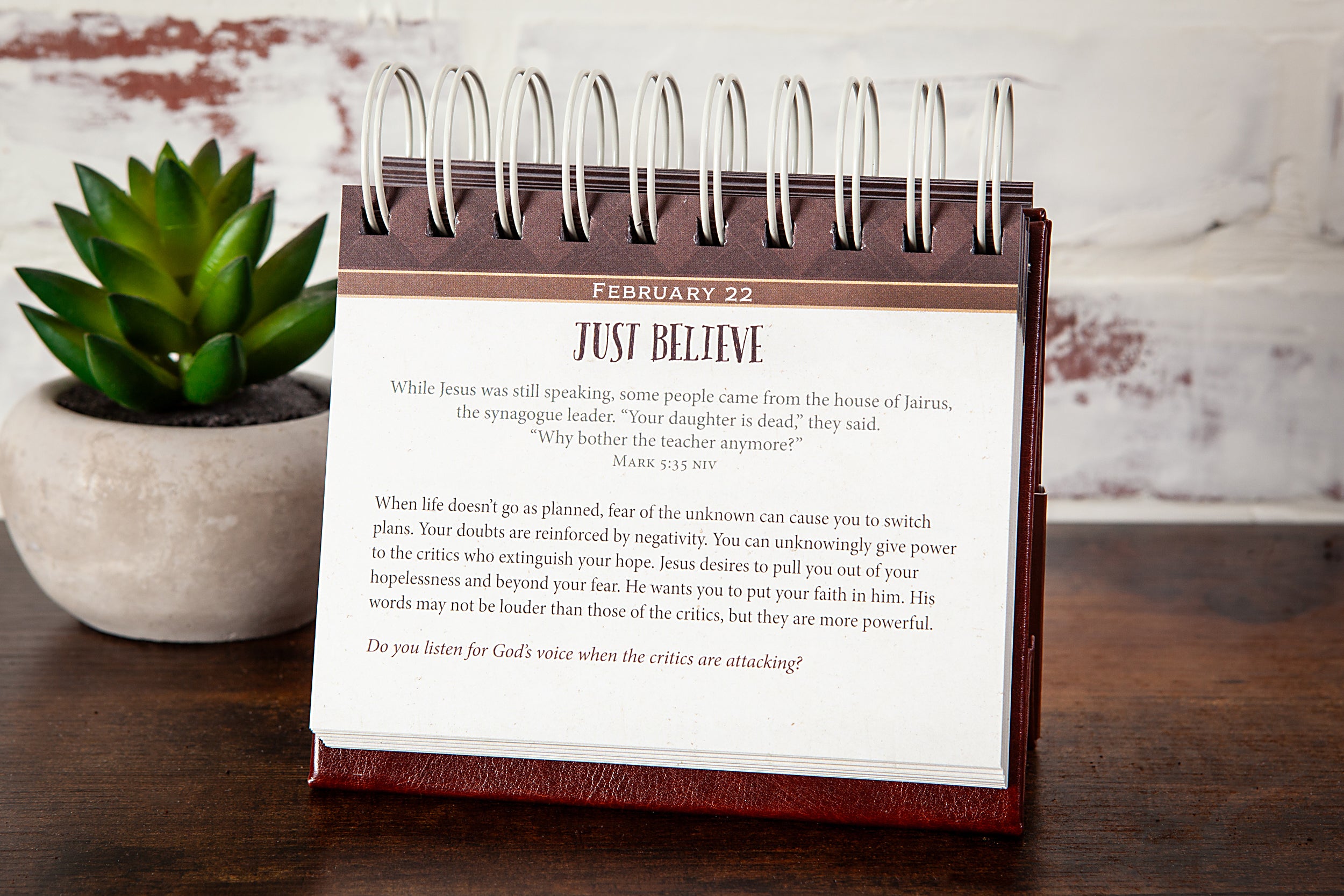 Daily Strength For Men: 365 Devotions