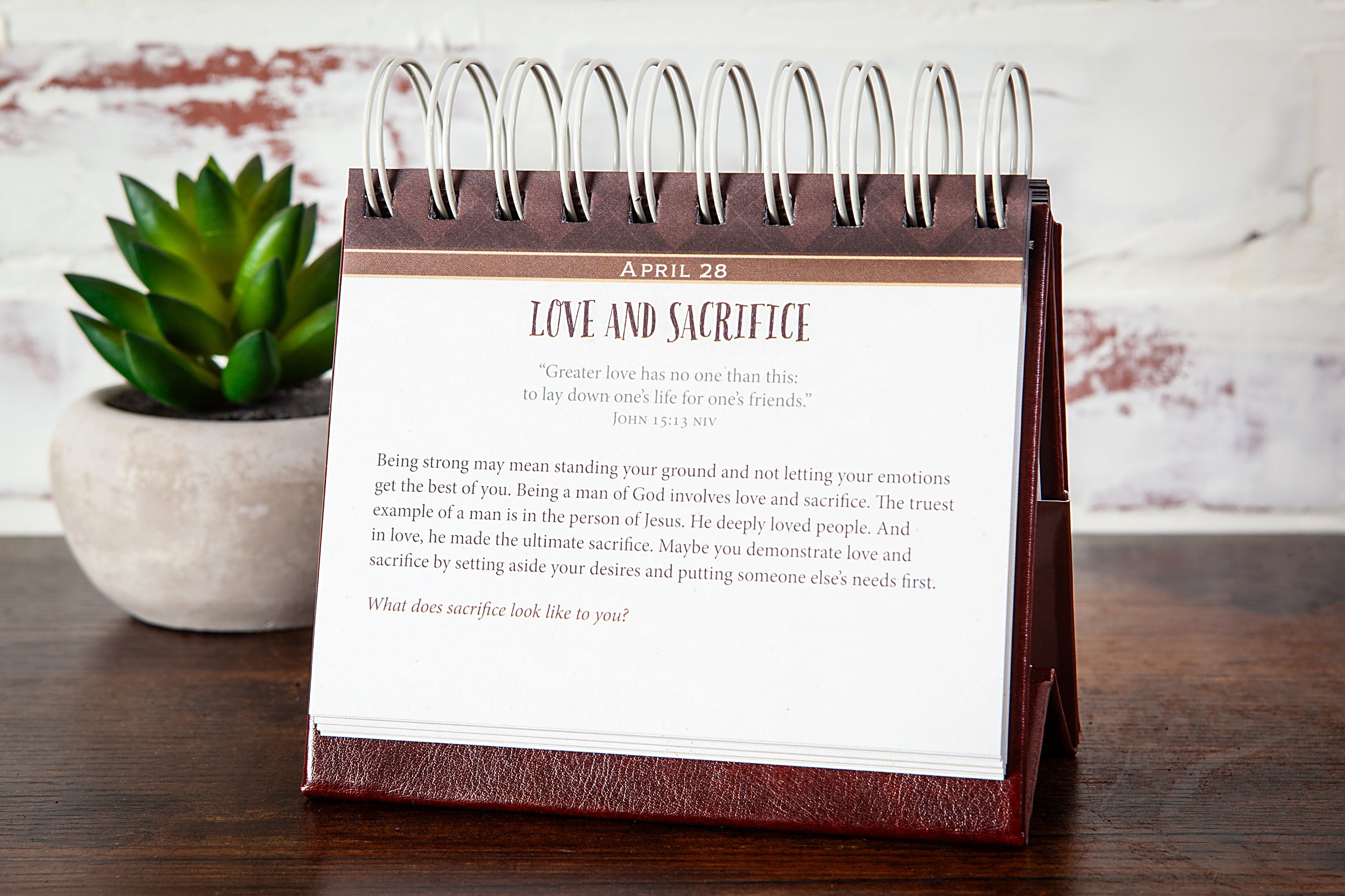 Daily Strength For Men: 365 Devotions