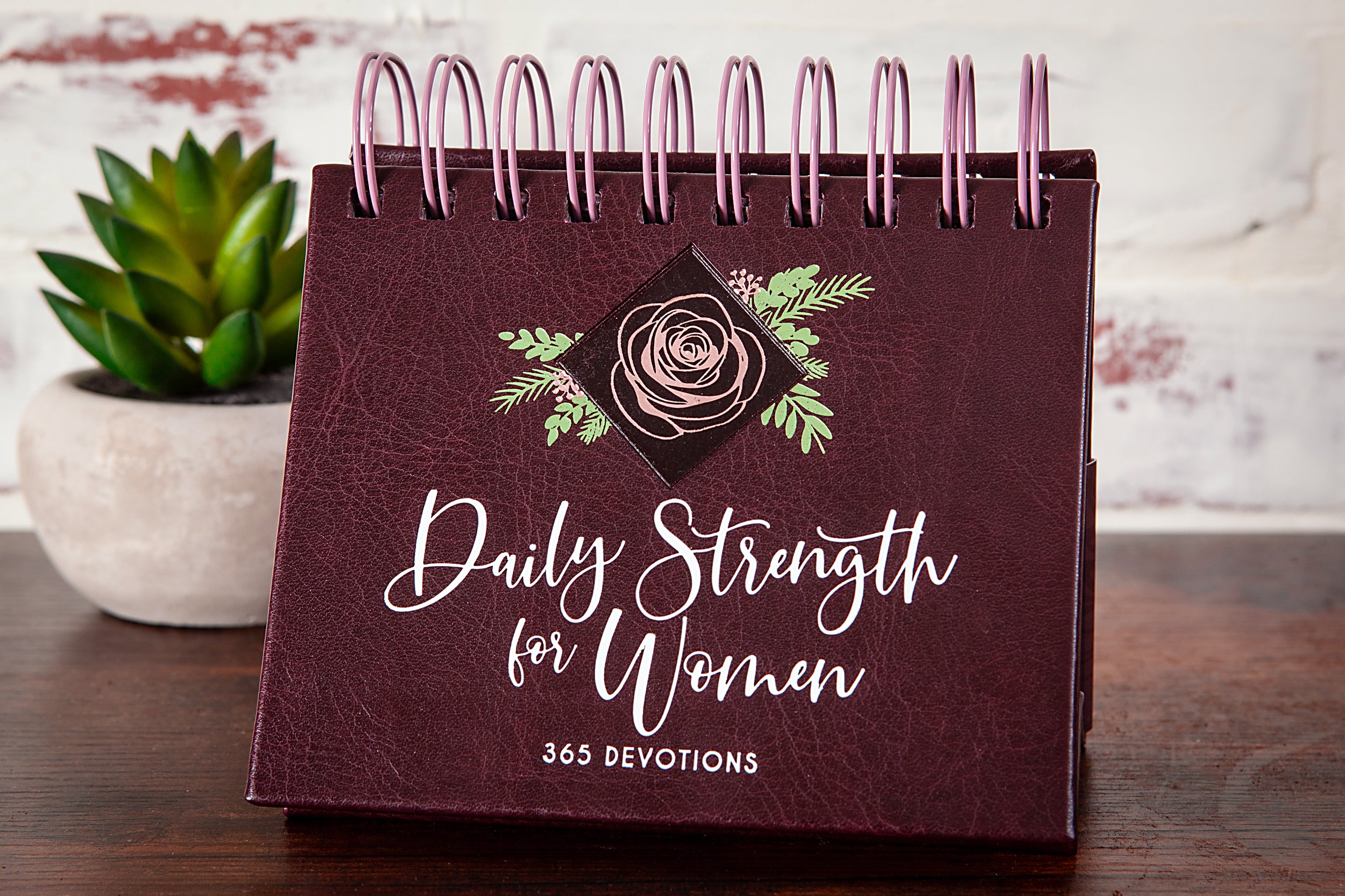 Daily Strength For Women: 365 Devotions