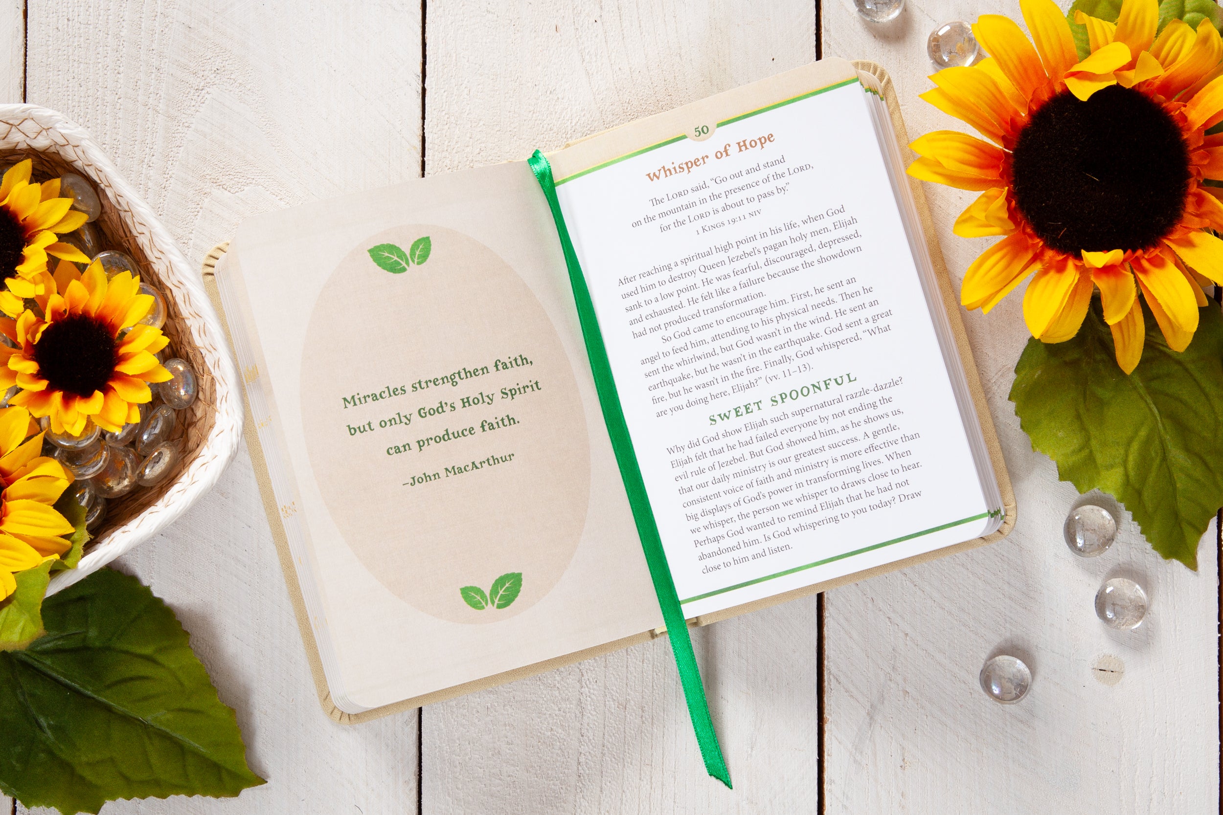 Sweet Tea and Thee: 90 Devotions to Perk Up Your Day