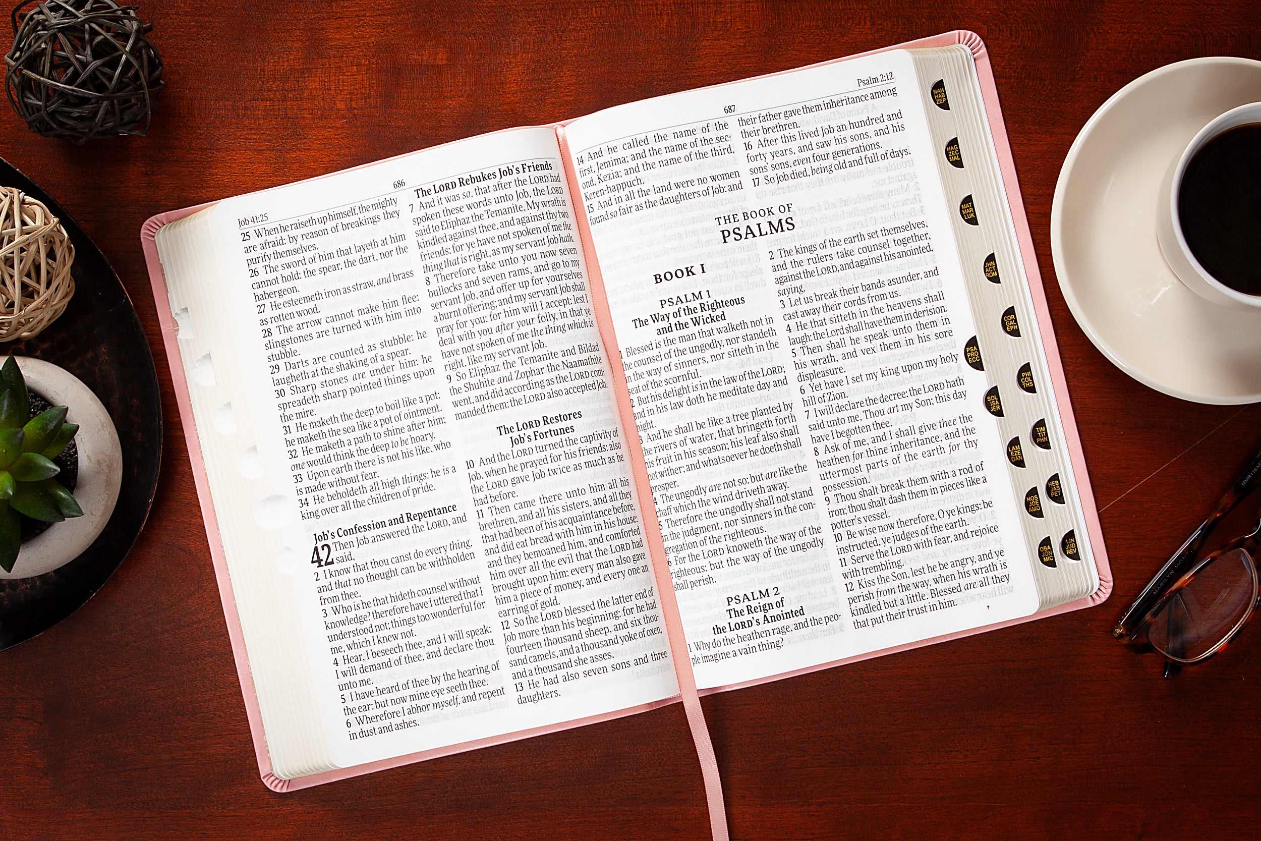 KJV Holy Bible Giant Print Blush Indexed (Red Letter Edition)