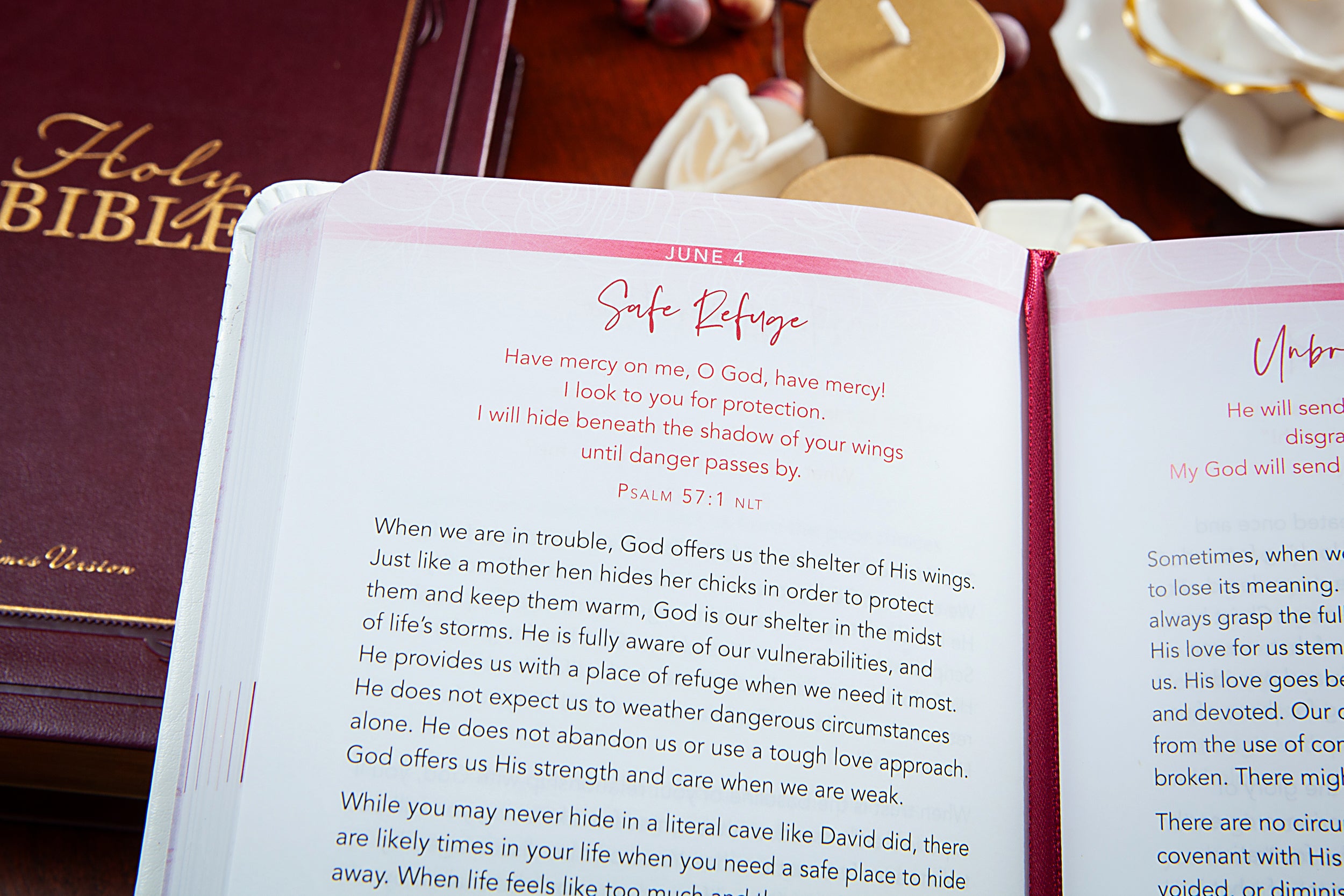 Hearing Jesus: 365 Daily Devotions for Women