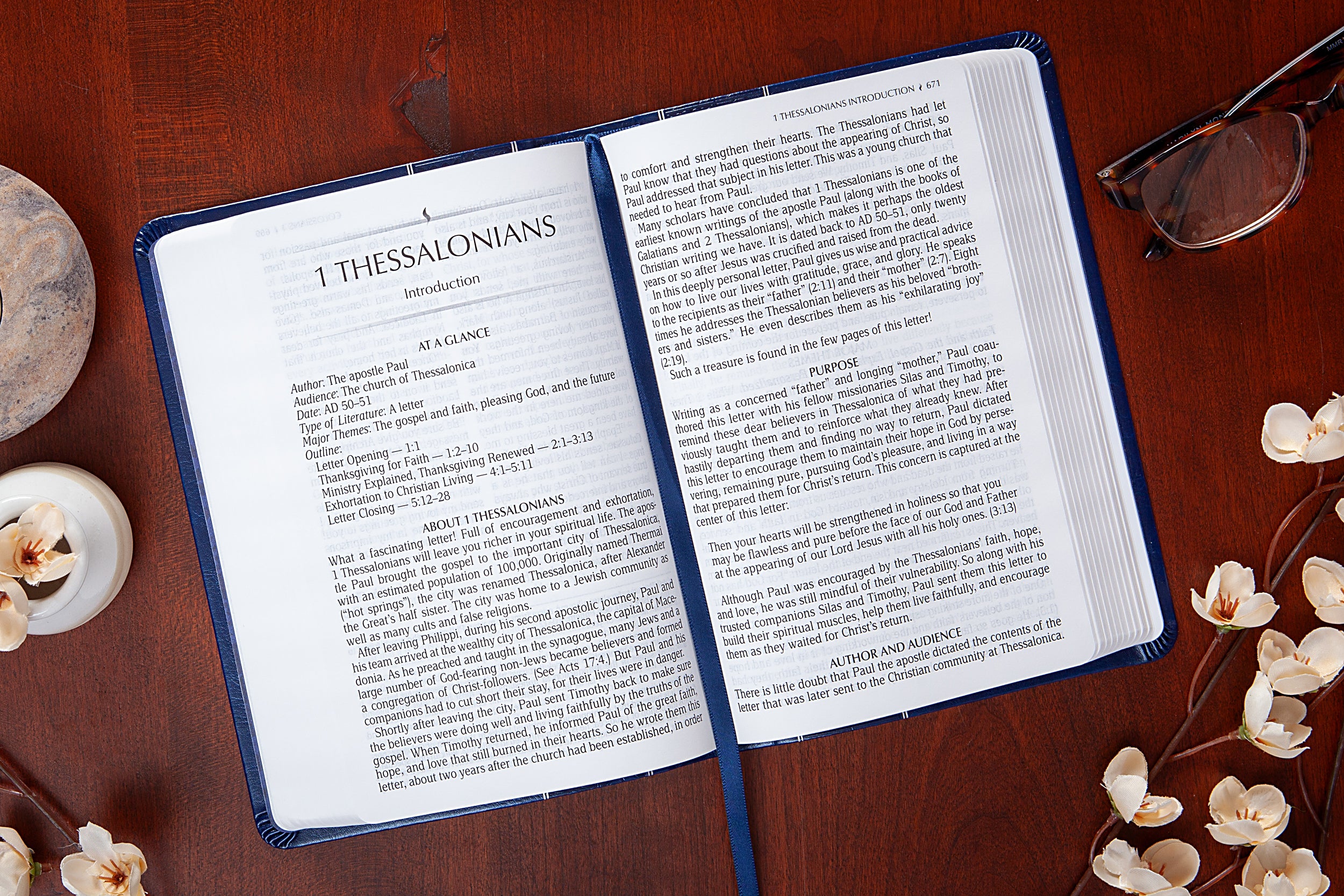 TPT New Testament 2020, Compact Giant Print, Navy (Black Letter Edition) (With Psalms, Proverbs and The Song Of Songs)