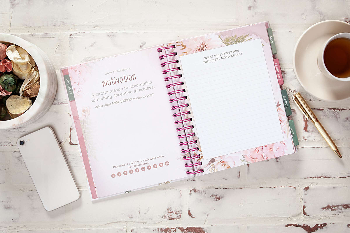 2027 12-Month Weekly Diary/Planner: Amazing Grace (Pink Floral)