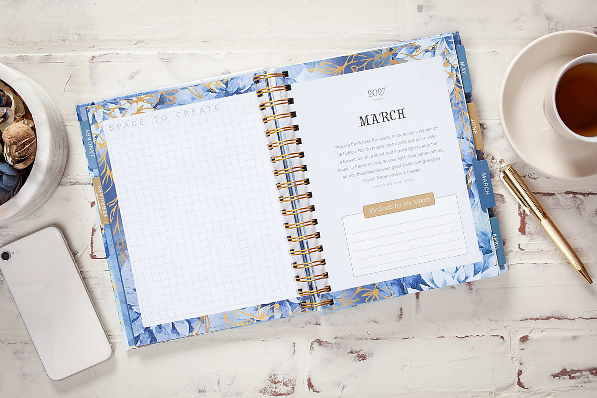 2027 12-Month Weekly Diary/Planner: For I Know the Plans (Blue Floral)