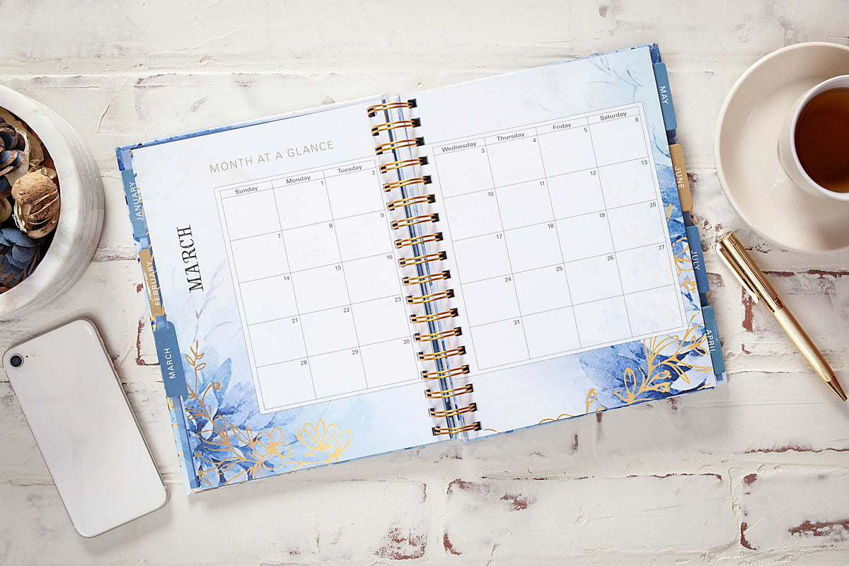 2027 12-Month Weekly Diary/Planner: For I Know the Plans (Blue Floral)