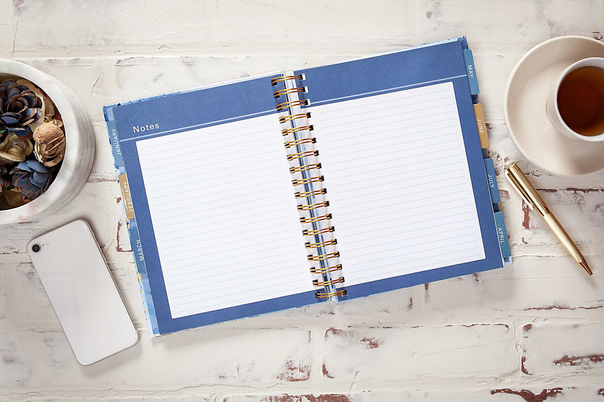 2027 12-Month Weekly Diary/Planner: For I Know the Plans (Blue Floral)