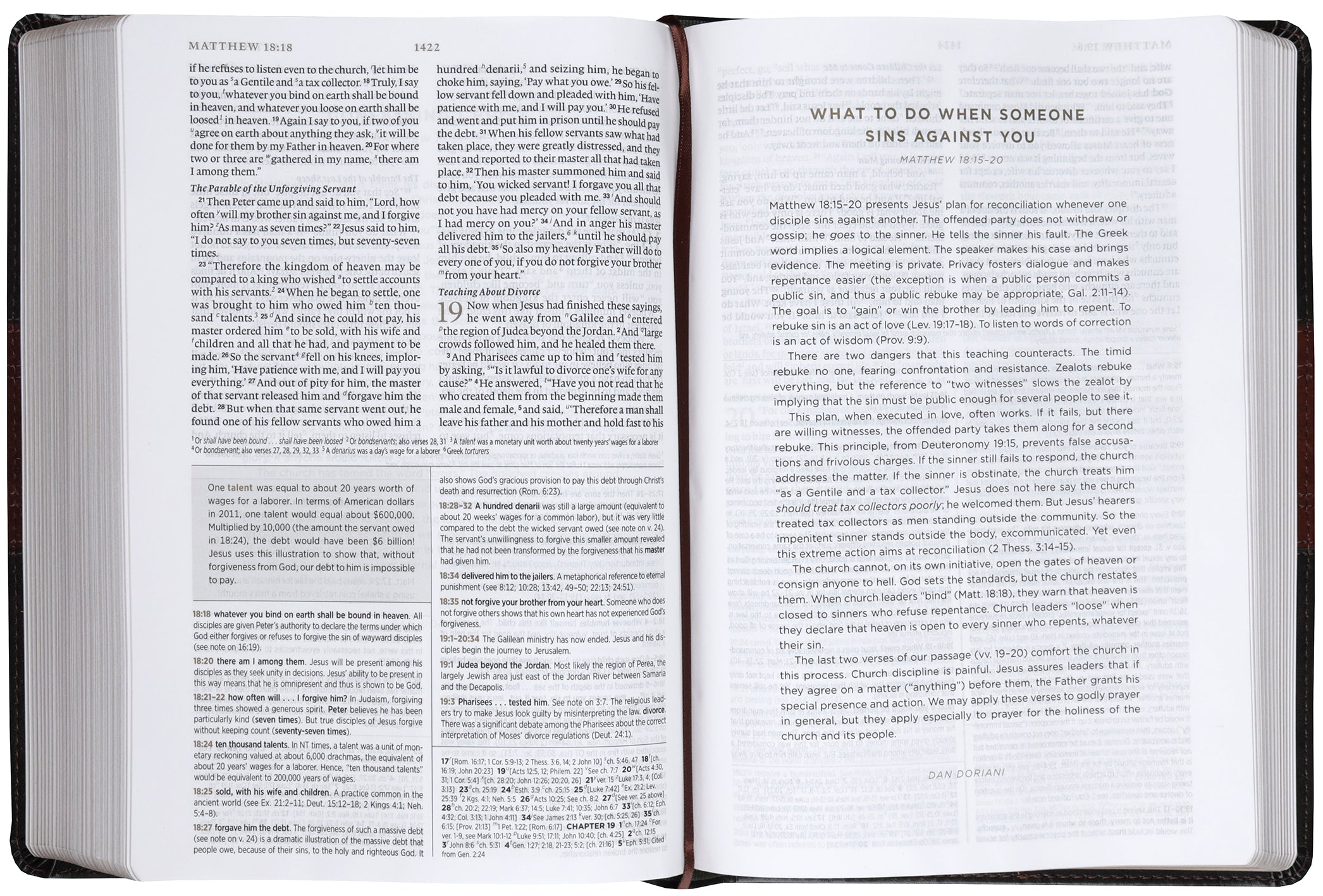 ESV Men's Study Bible, Forest/Tan, Trail Design