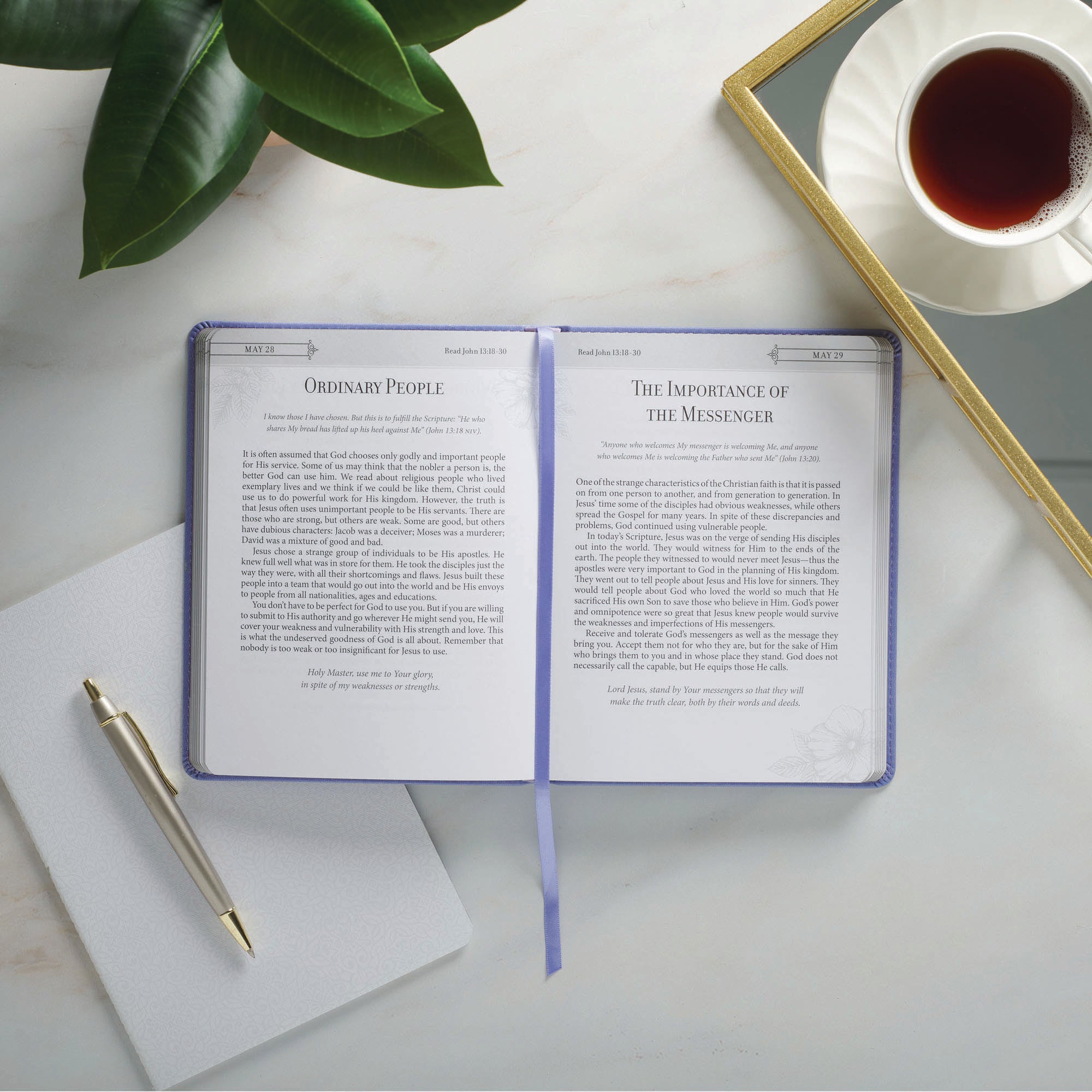 Trusting God: 366 Devotions, Purple