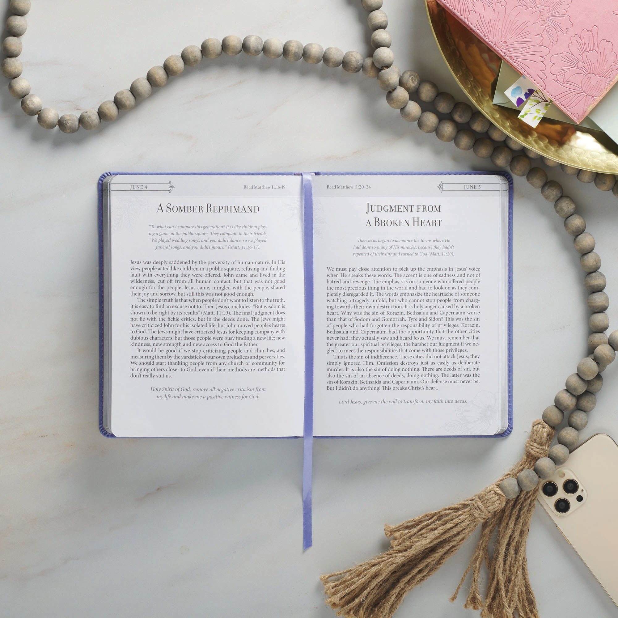 Trusting God: 366 Devotions, Purple