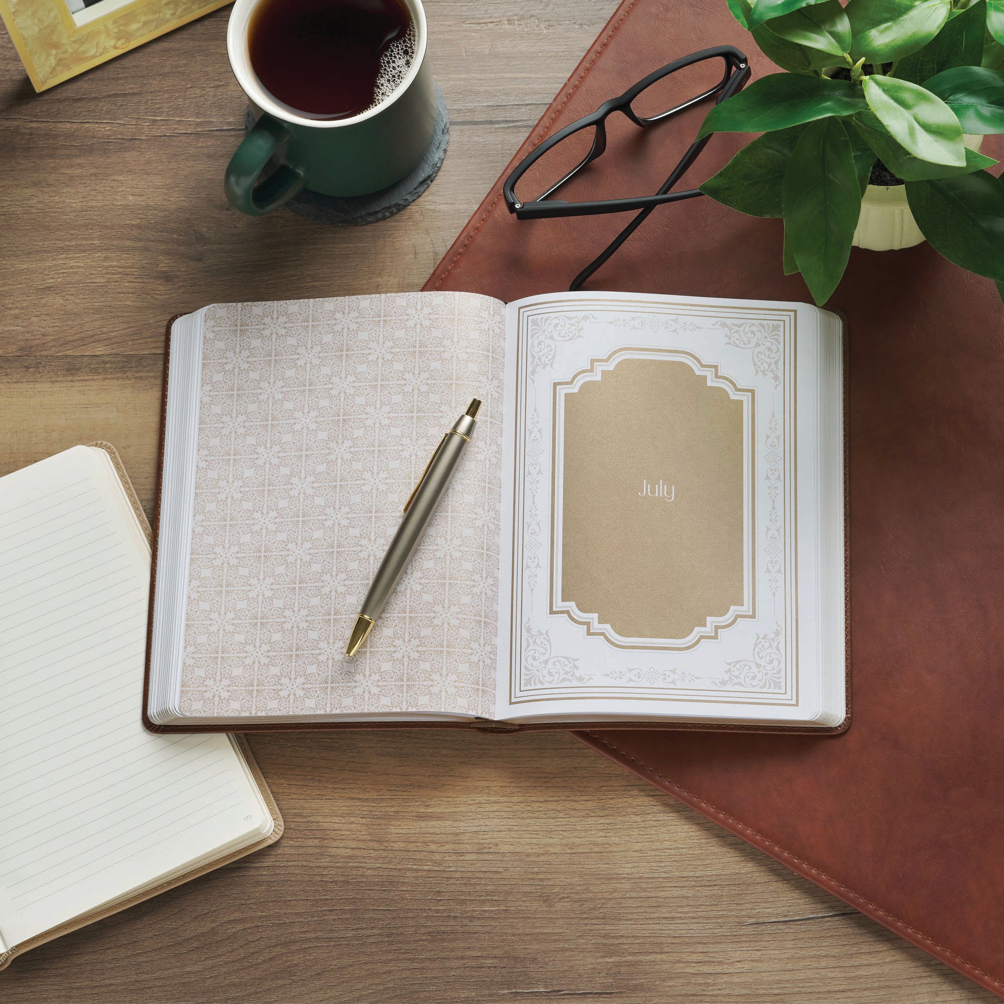 365 Days Through the Bible: A Devotional Journey