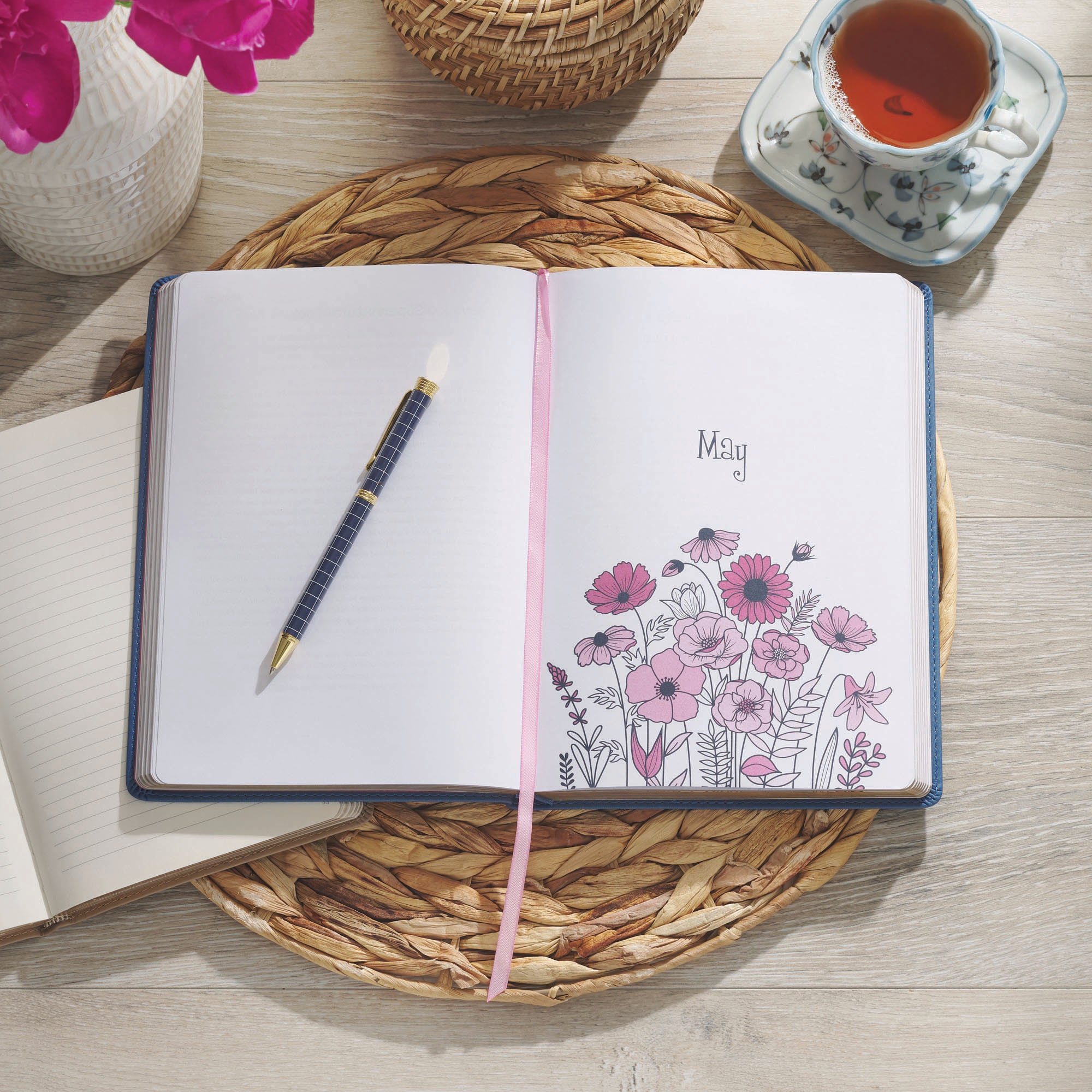 Bless Your Heart: Daily Devotions to Warm Your Heart