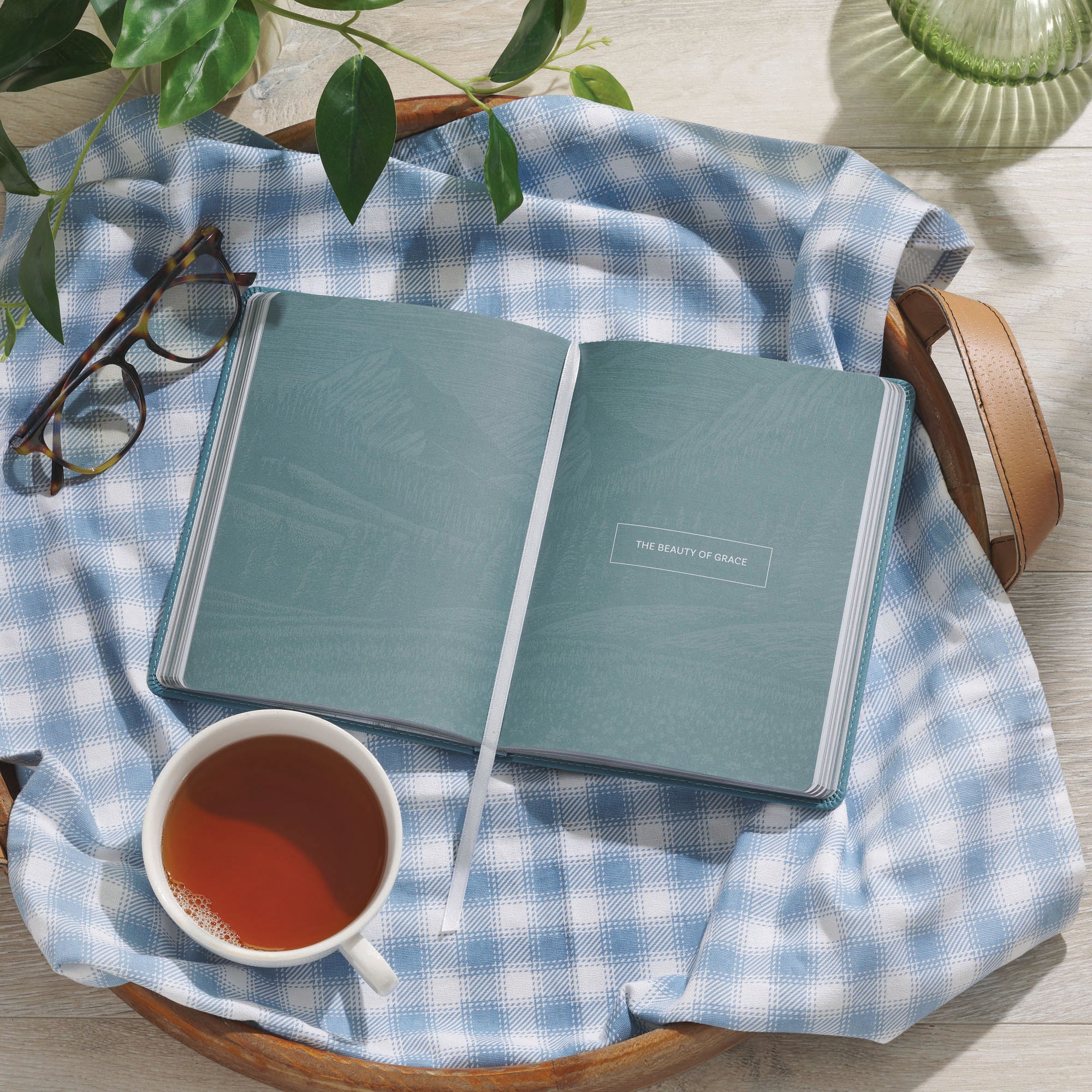 Beautifully Blended: 101 Devotions to Encourage Couples
