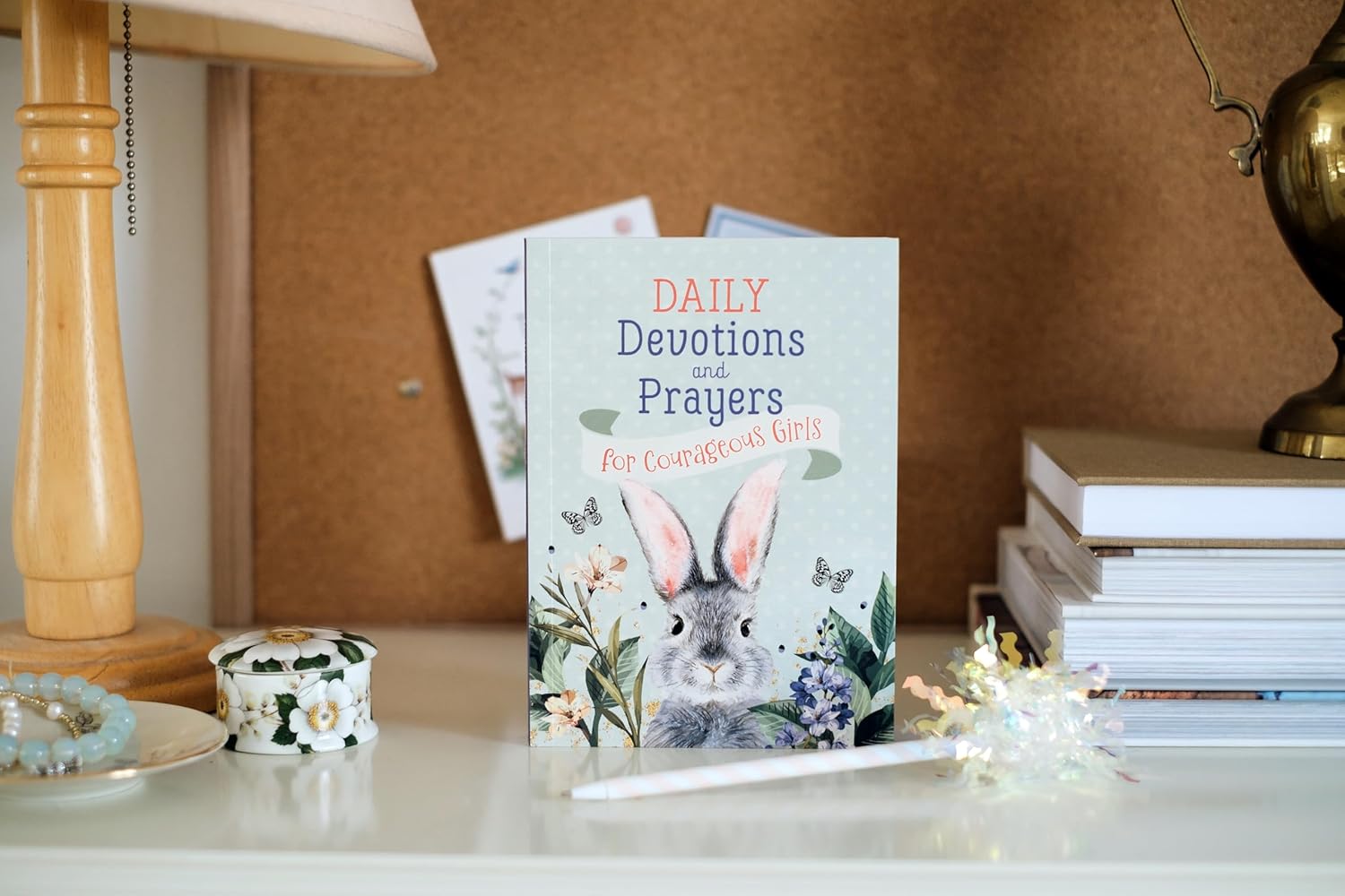 Daily Devotions and Prayers for Courageous Girls (In Courageous Girls Series)